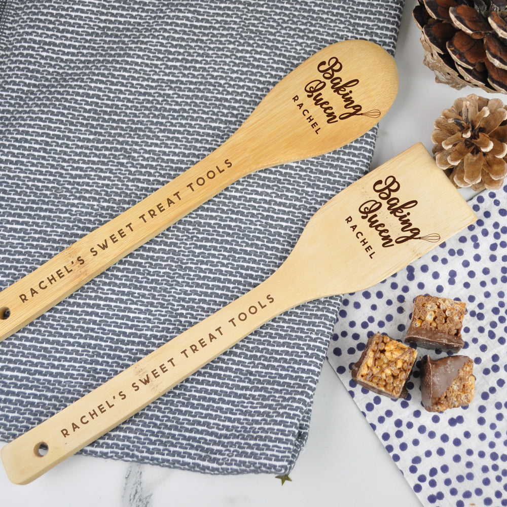 https://giftsinajiffy.co.uk/cdn/shop/products/1365413BQ_Wooden-Personalised-Spatula-and-Spoon-Baking-Queen-Lifestyle-2_4.jpg?v=1606233995